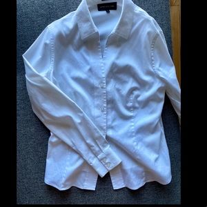 White slim fit long sleeve shirt. Non iron Jones New York size S